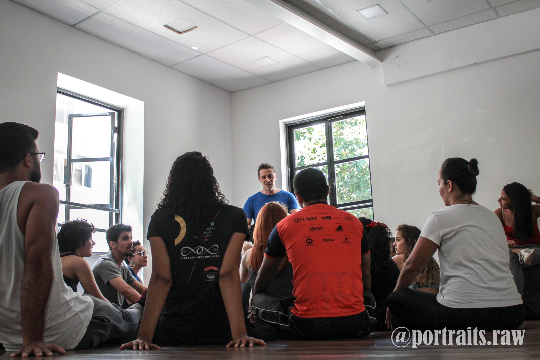 Aula de dança com professores